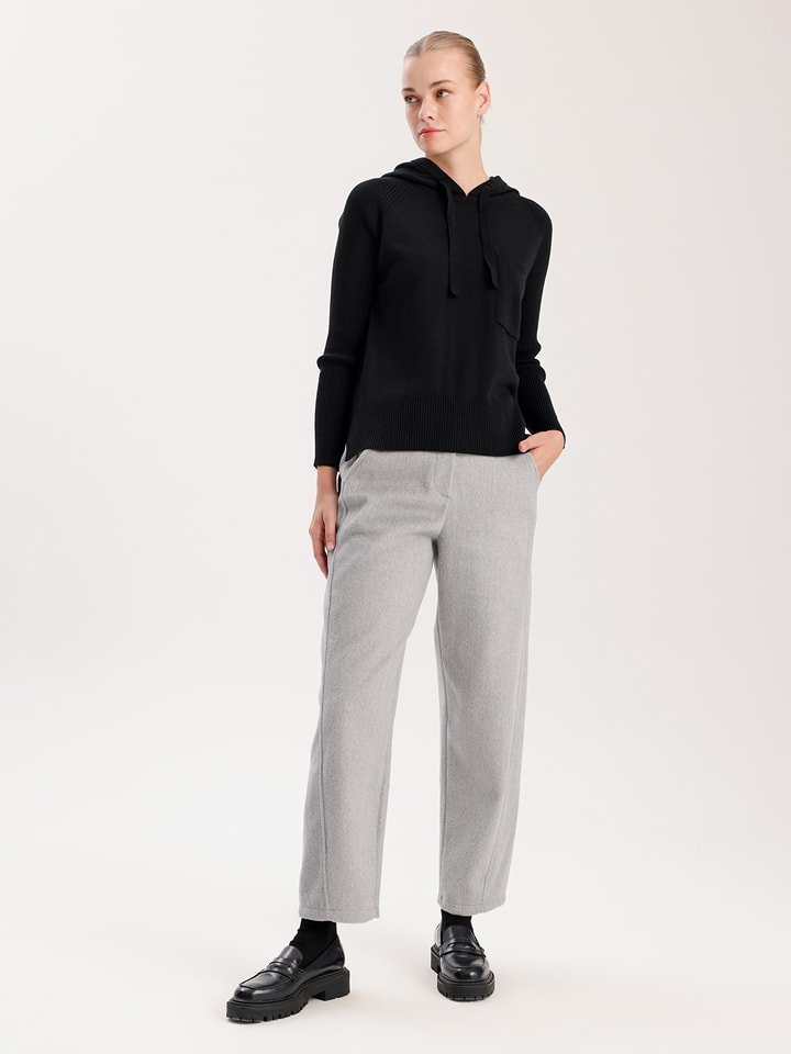 BGN Sweter w kolorze czarnym rozmiar: 40