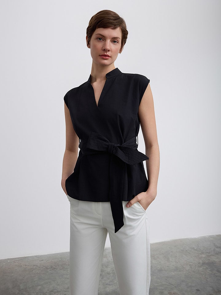 BGN Bluzka w kolorze czarnym rozmiar: 38