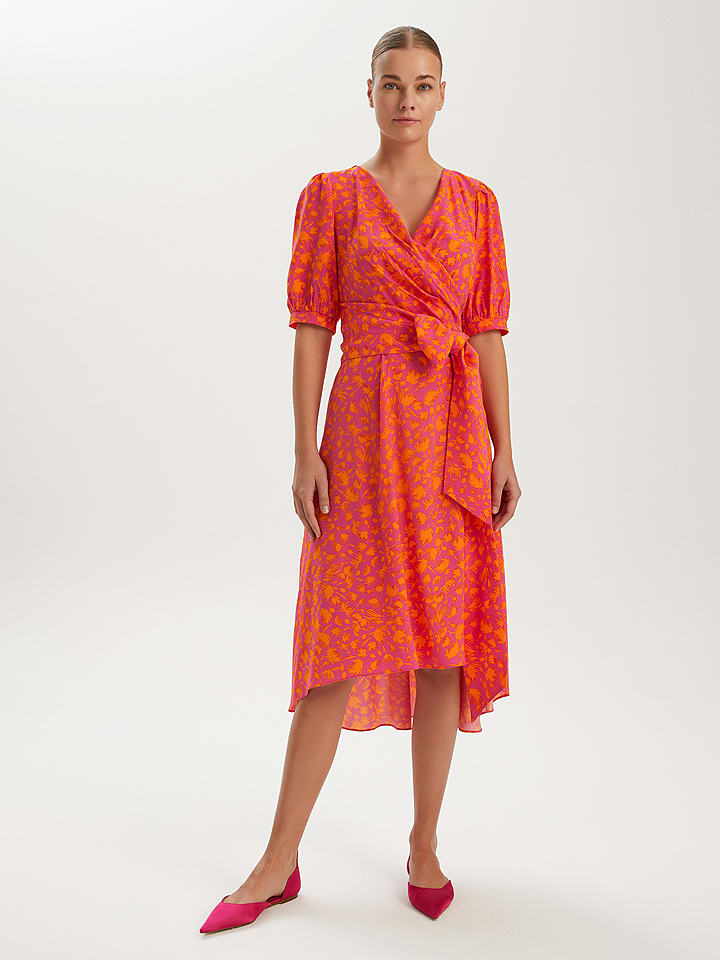 BGN Sukienka w kolorze różowym rozmiar: 38