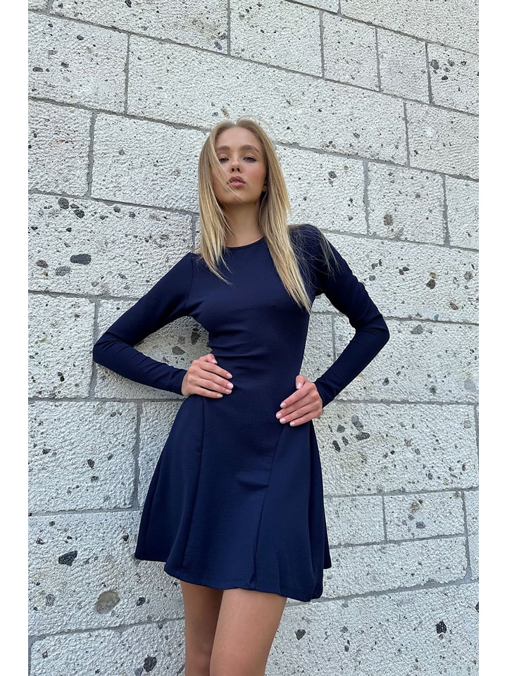 Happiness Istanbul Sukienka w kolorze granatowym rozmiar: XL