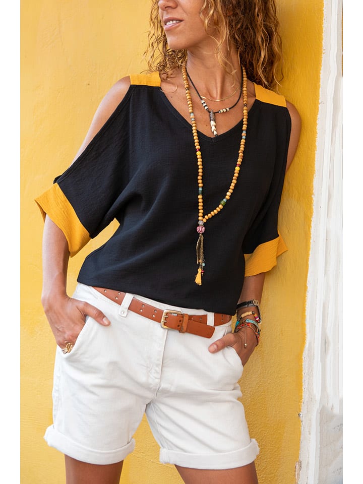 Koszulka w kolorze czarnym