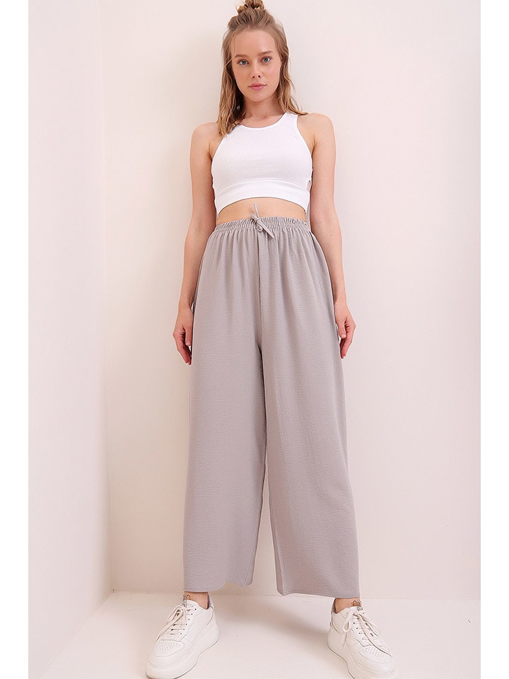 Trend Alacati Spodnie w kolorze szarym rozmiar: L