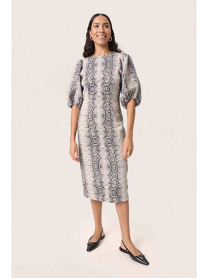 Soaked in Luxury Sukienka "Sandja" w kolorze szarym rozmiar: XXL