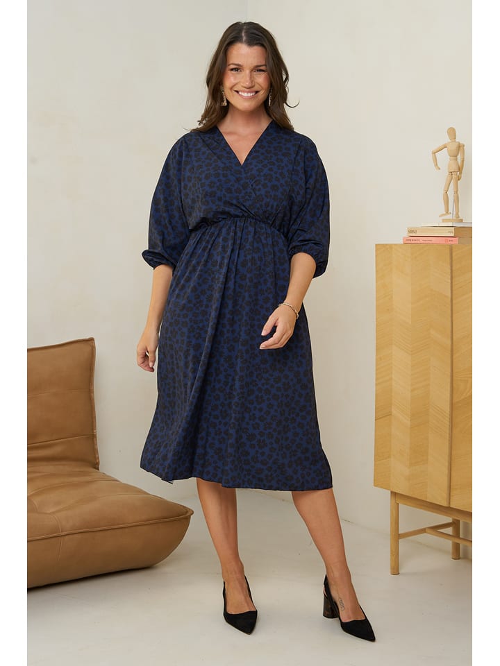 Curvy Lady Sukienka w kolorze granatowym rozmiar: 44/46