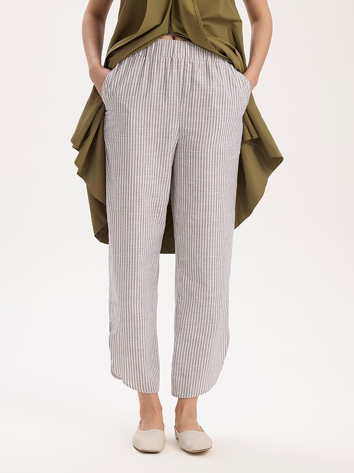 BGN Spodnie w kolorze khaki rozmiar: 36