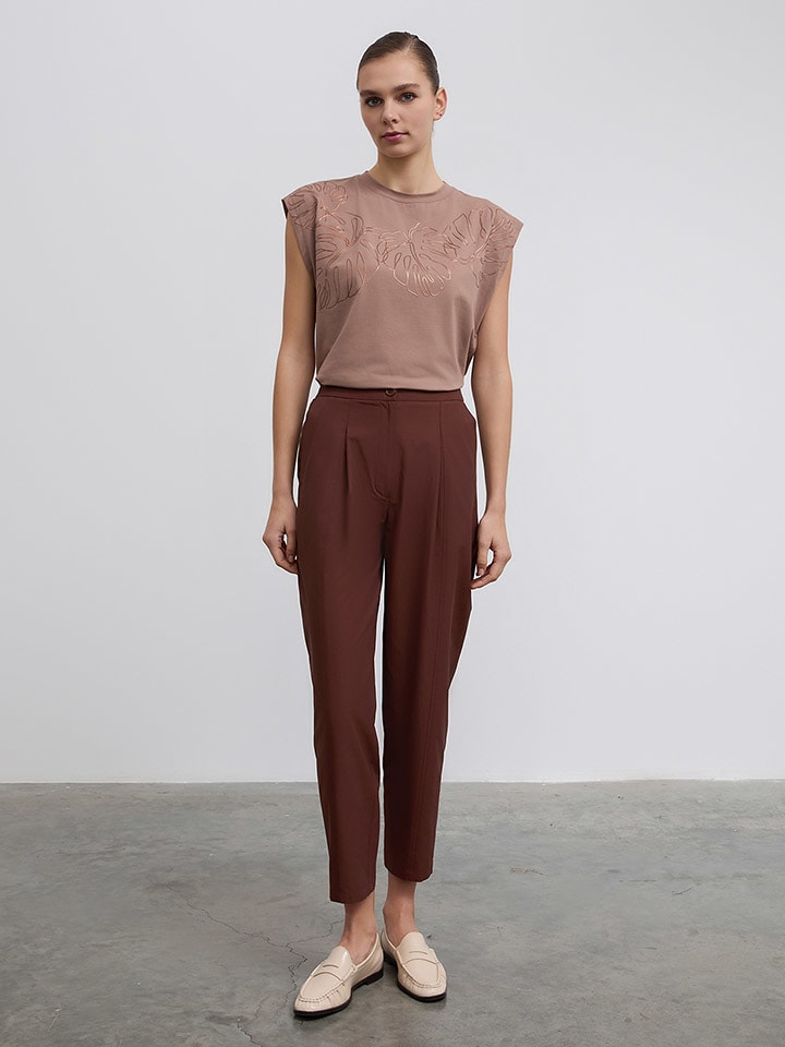 BGN Spodnie w kolorze brązowym rozmiar: 40