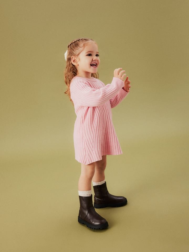 name it Sukienka dzianinowa "Rikine" w kolorze jasnoróżowym rozmiar: 92