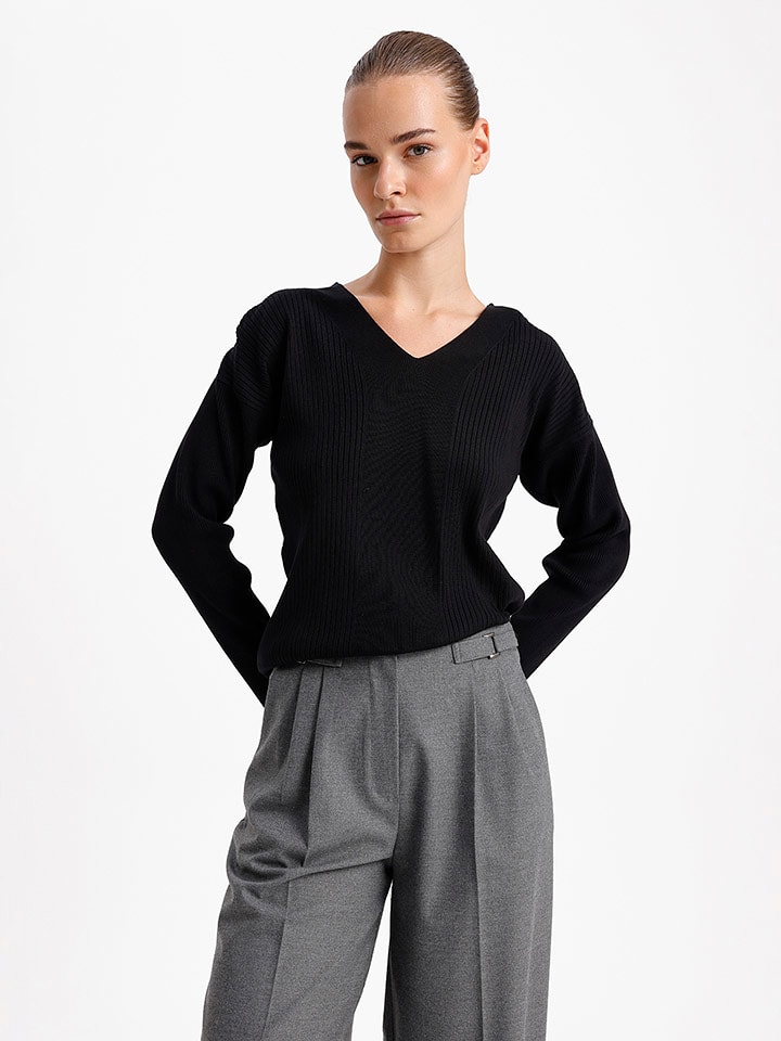 BGN Sweter w kolorze czarnym rozmiar: 38