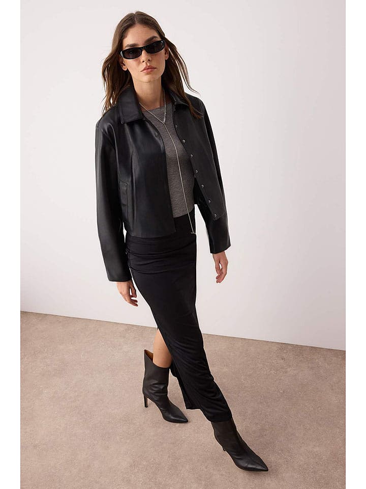 trendyol Kurtka w kolorze czarnym ze skóry syntetycznej rozmiar: XS