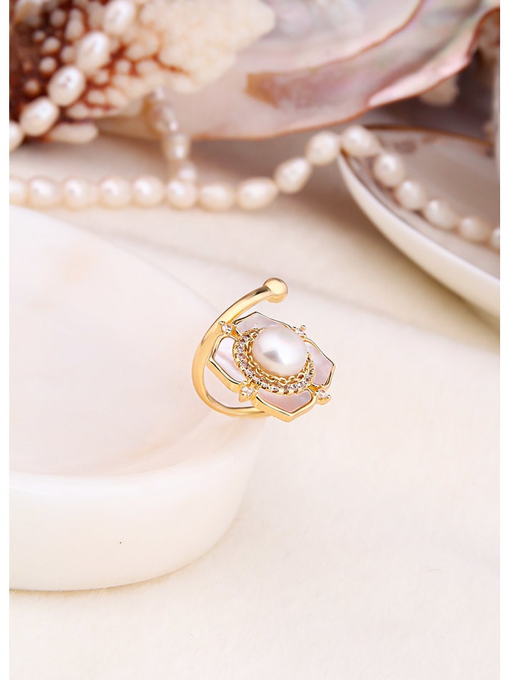 L'Atelier de Gaia Pozłacany pierścionek z perłą i cyrkoniami rozmiar: onesize