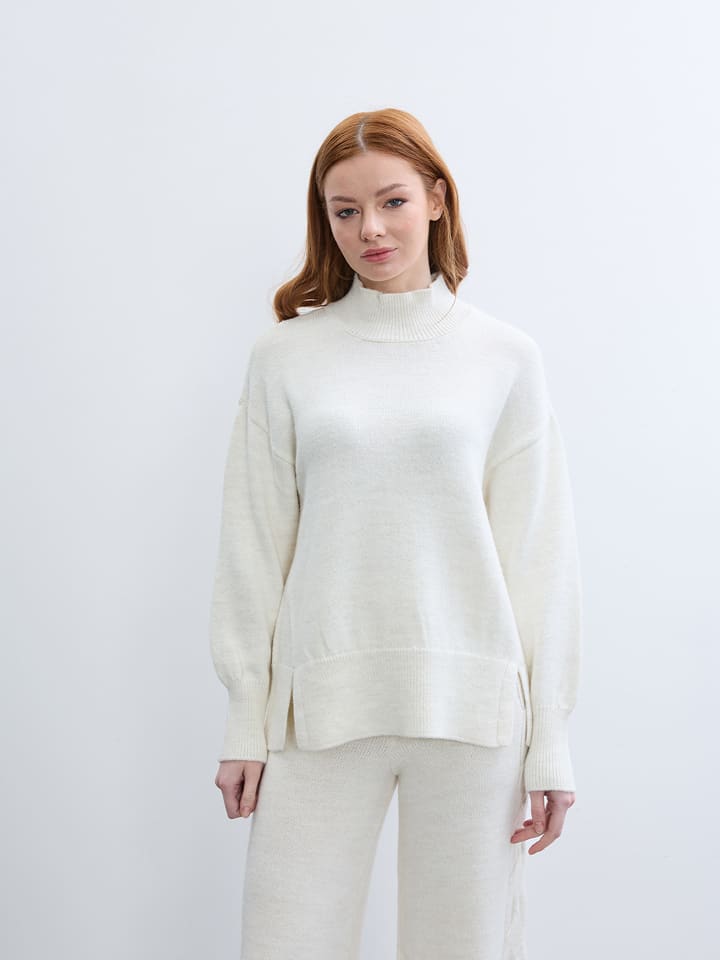 BGN Sweter w kolorze białym rozmiar: 38