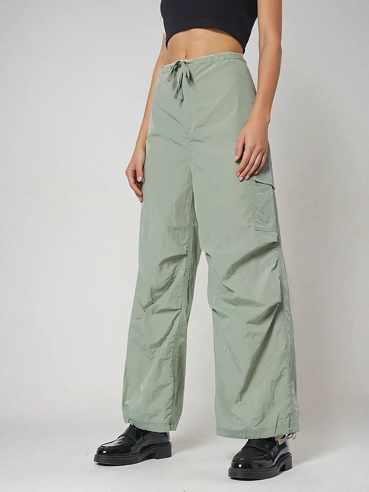 Monki Bojówki w kolorze zielonym rozmiar: 36