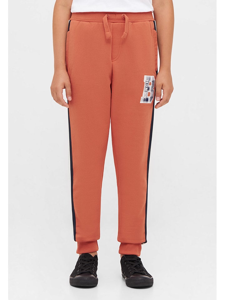 Bench Spodnie dresowe "Gould" w kolorze pomarańczowym rozmiar: 152