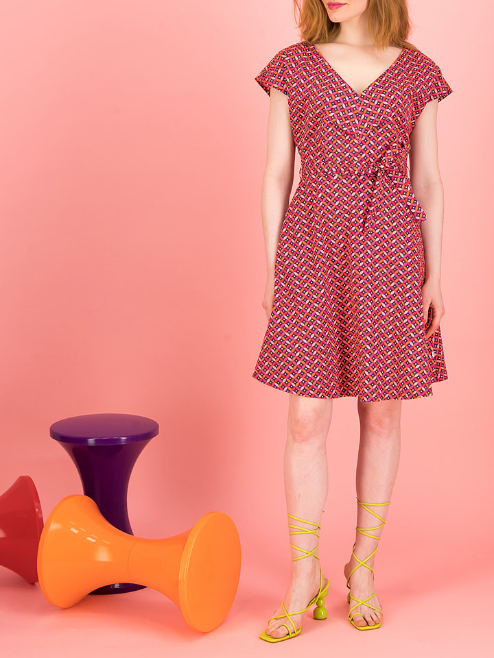 Blutsgeschwister Sukienka "True Love Hourglass" w kolorze czerwonym rozmiar: XL