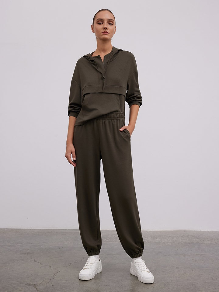 BGN Spodnie w kolorze khaki rozmiar: 40