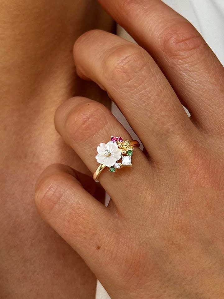 Les Petites Précieuses Pozłacany pierścionek z masą perłową i cyrkoniami rozmiar: 56