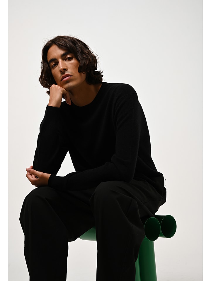 AUTHENTIC CASHMERE Kaszmirowy sweter "Aigliére" w kolorze czarnym rozmiar: M