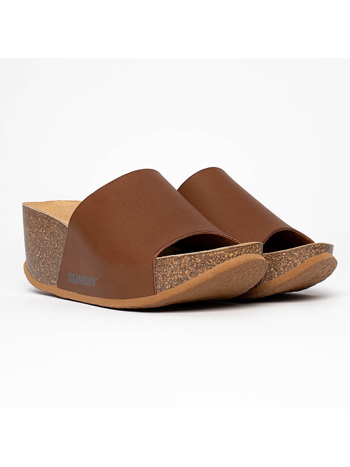 Sunbay Klapki "Toluca" w kolorze jasnobrązowym na koturnie rozmiar: 40