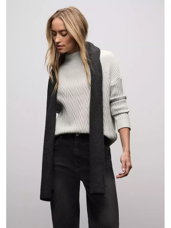 Street One Sweter w kolorze białym rozmiar: 46