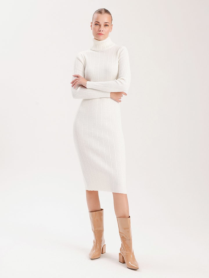 BGN Sukienka dzianinowa w kolorze kremowym rozmiar: 38