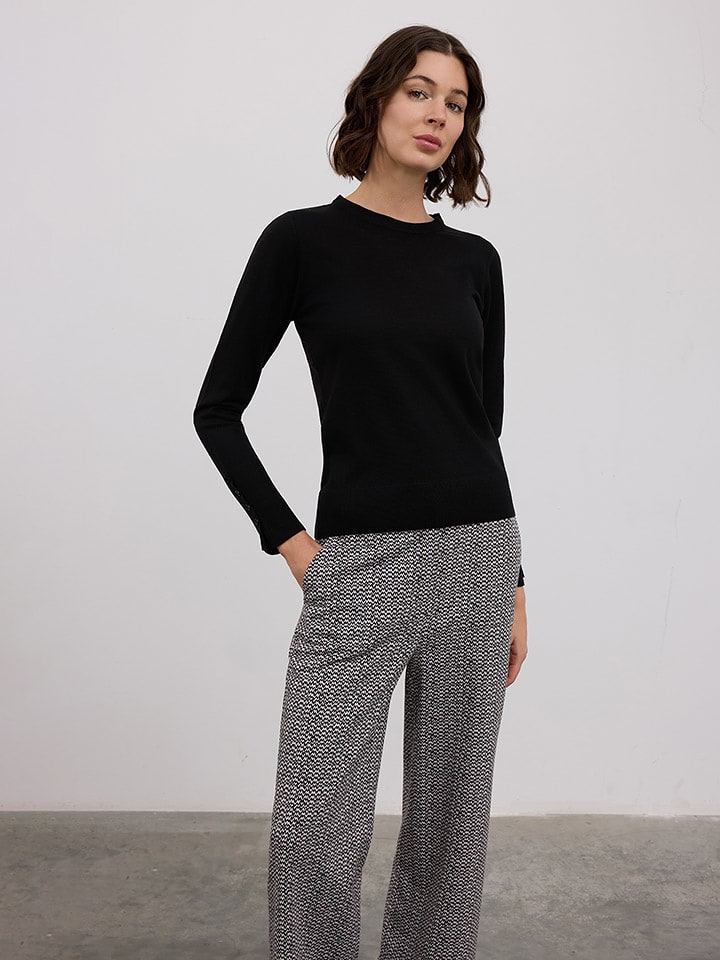 BGN Sweter w kolorze czarnym rozmiar: 34