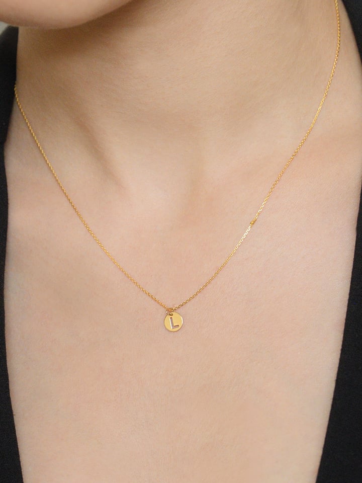 L instant d Or Pozłacany naszyjnik "Lettre L dorée" z zawieszką - dł. 43 cm rozmiar: onesize