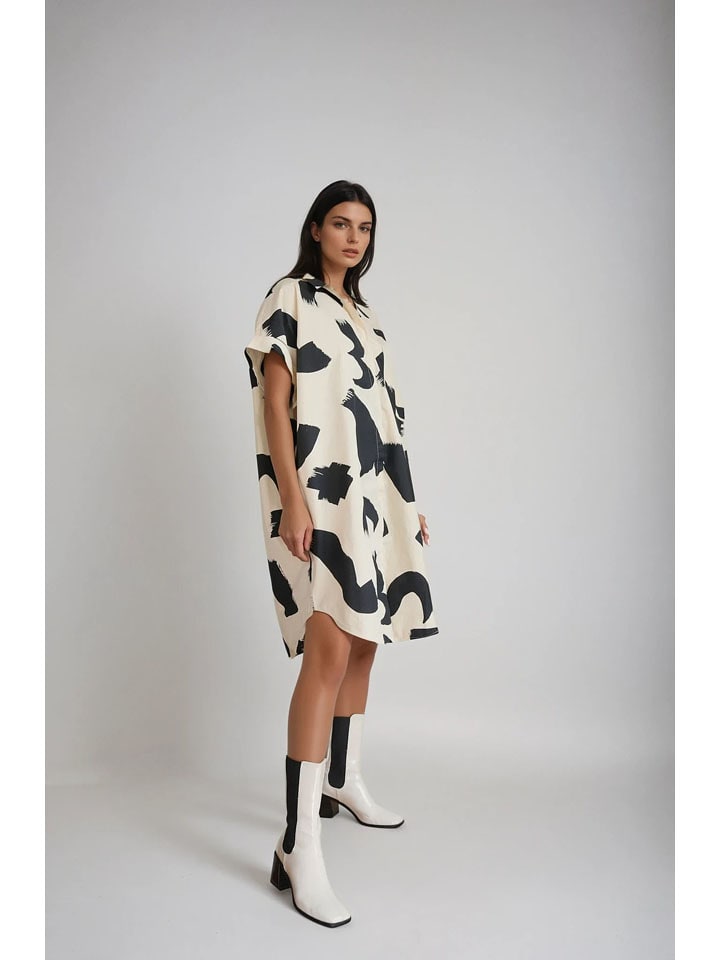 Monki Sukienka w kolorze kremowo-czarnym rozmiar: M