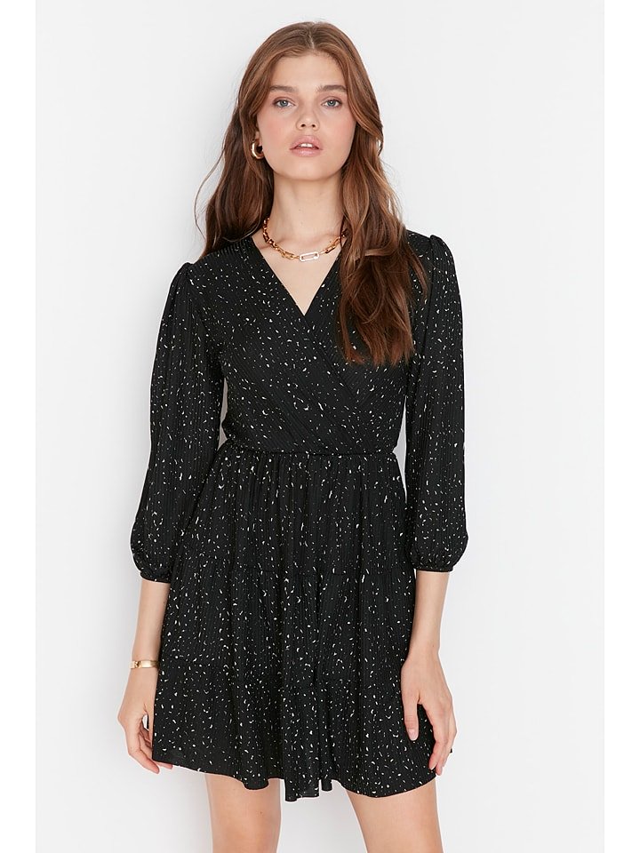 trendyol Sukienka w kolorze czarnym rozmiar: M