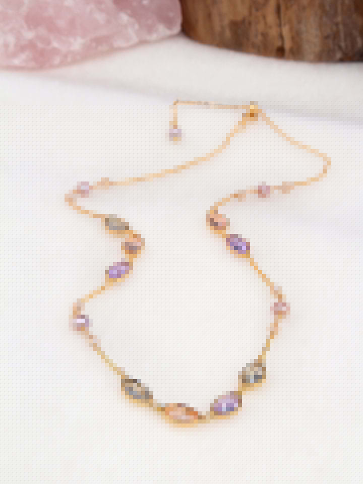 Pierres de Jade Pozłacany naszyjnik z elementami ozdobnymi - dł. 50 cm rozmiar: onesize