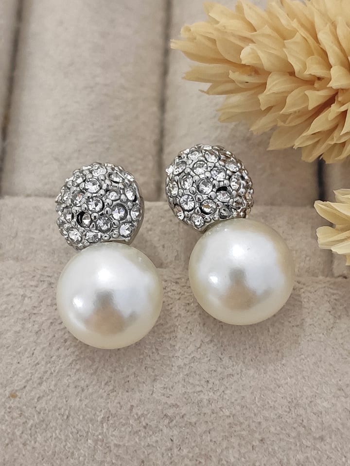 Nakkash Posrebrzane kolczyki-wkrętki z cyrkoniami i syntetycznymi perłami ozdobnymi rozmiar: onesize