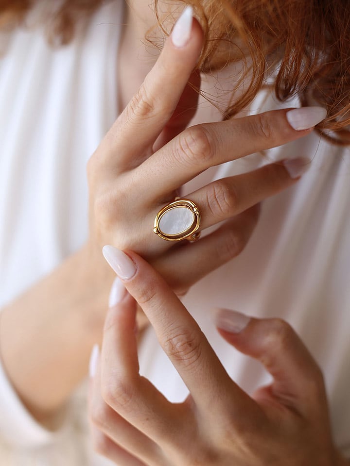 Pierres delicates Pozłacany pierścionek z masą perłową rozmiar: onesize