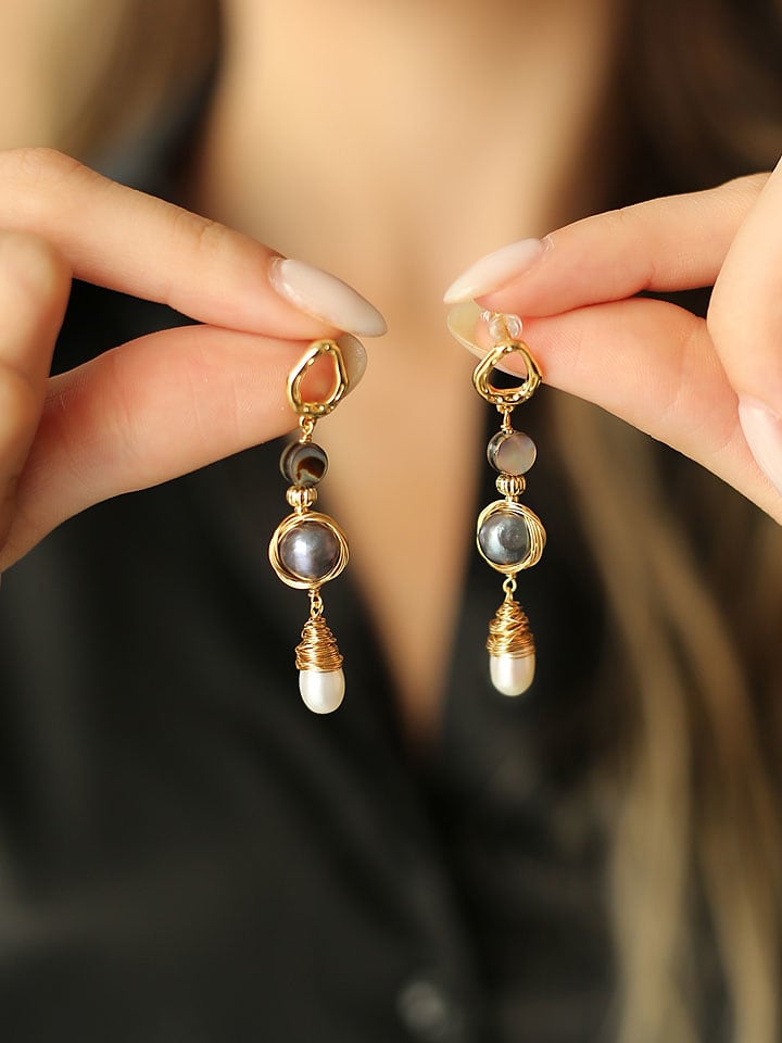 Pierres delicates Pozłacane kolczyki-wkrętki z perłami i masą perłową rozmiar: onesize