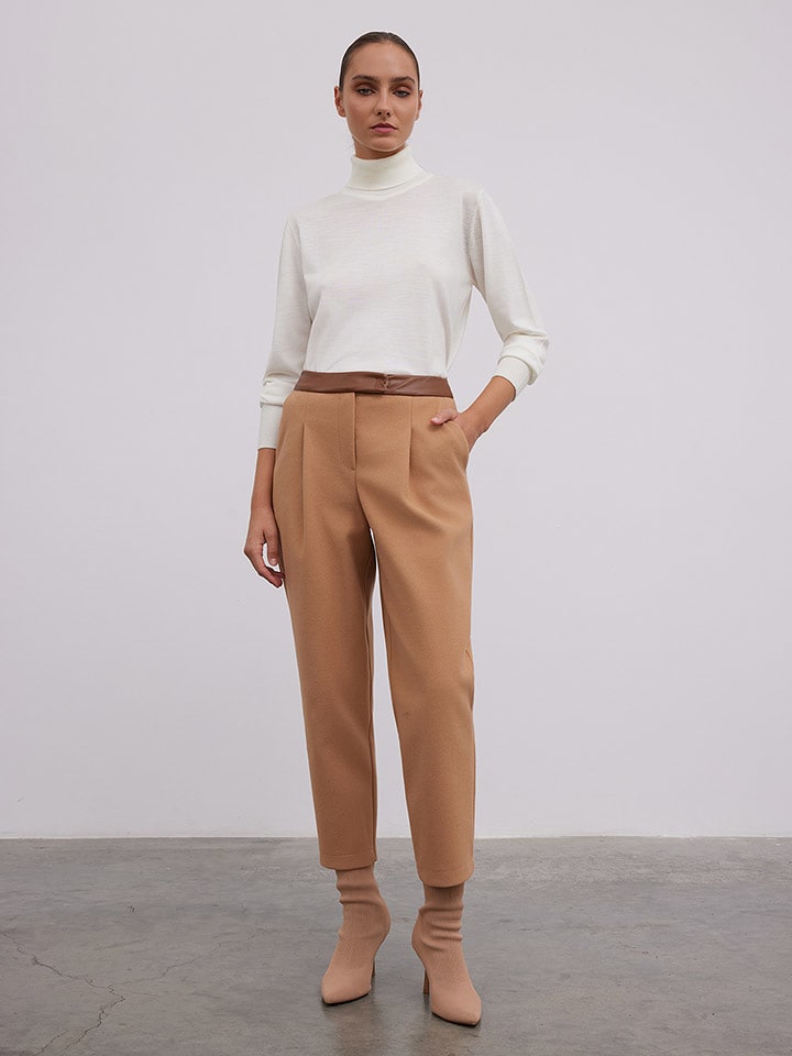 BGN Spodnie w kolorze jasnobrązowym rozmiar: 36