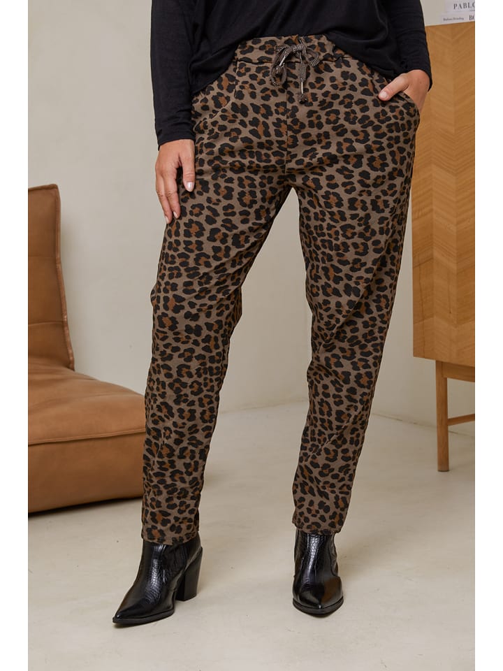 Curvy Lady Spodnie w kolorze ciemnobrązowym rozmiar: 40/42