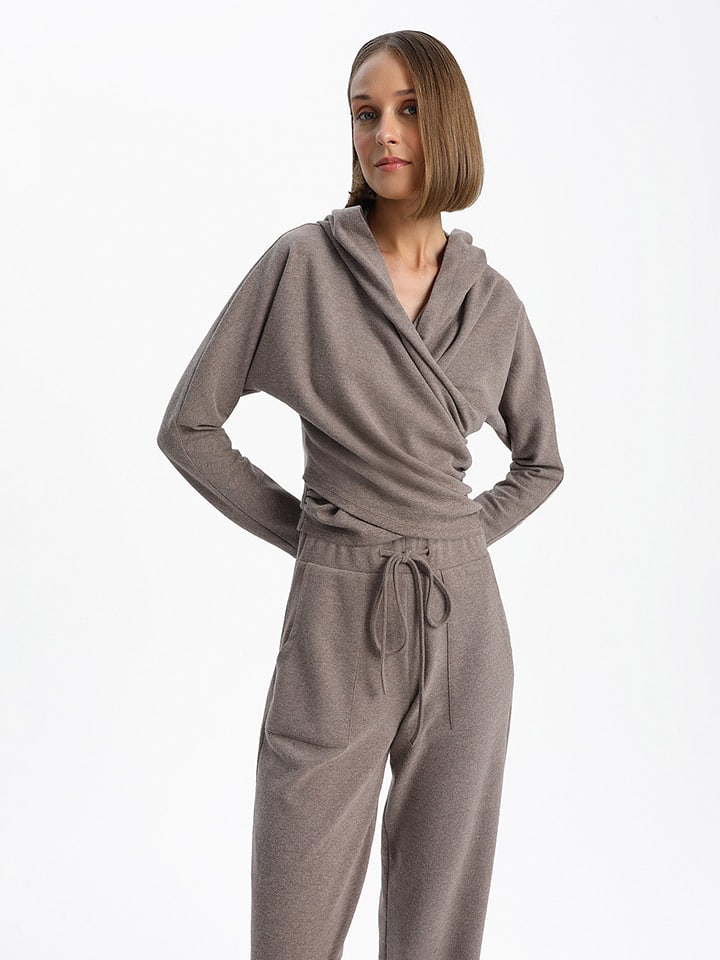 BGN Sweter w kolorze szarobrązowym rozmiar: 38