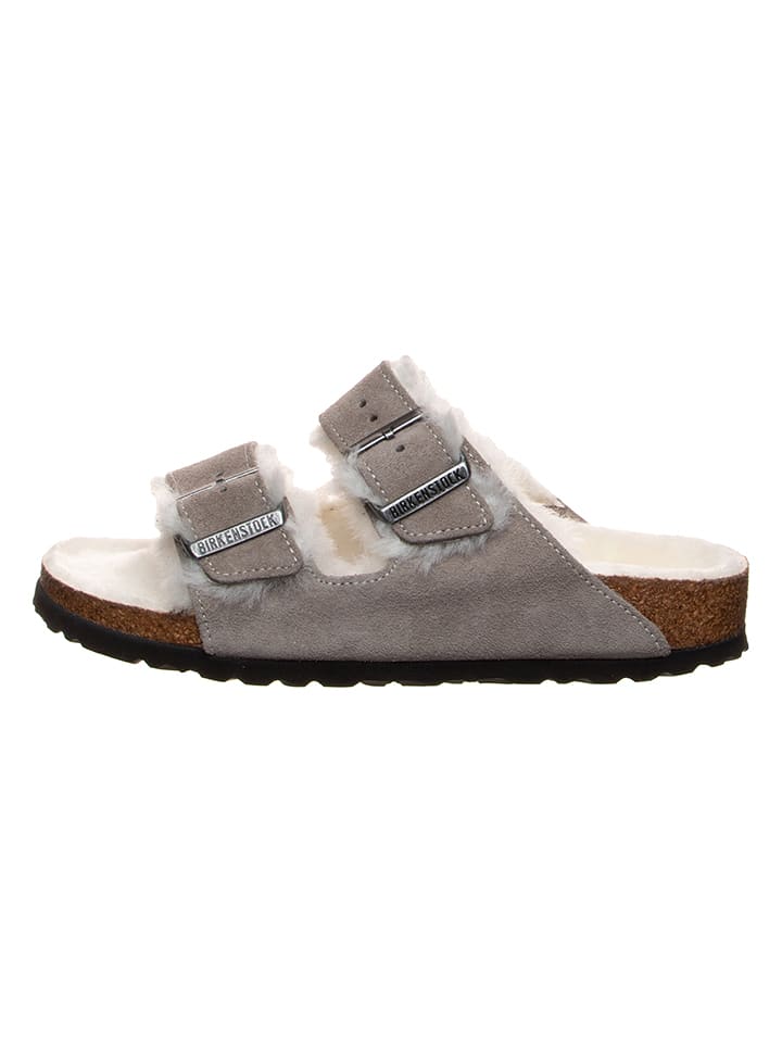 Birkenstock Skórzane kapcie "Arizona Fur" w kolorze szarym rozmiar: 38
