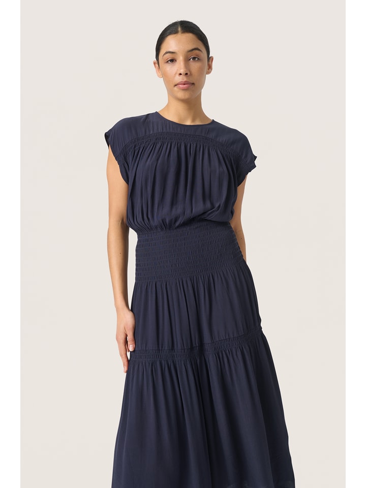 Soaked in Luxury Sukienka "Soaked in Luxury" w kolorze granatowym rozmiar: M