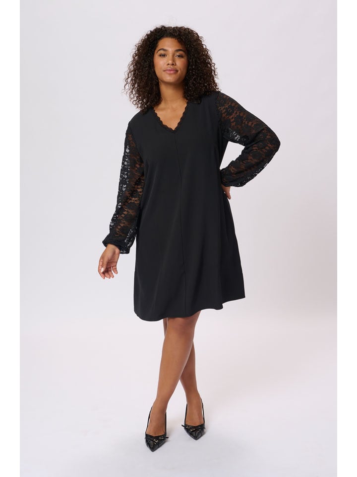 KAFFE curve Sukienka "Milli" w kolorze czarnym rozmiar: 50