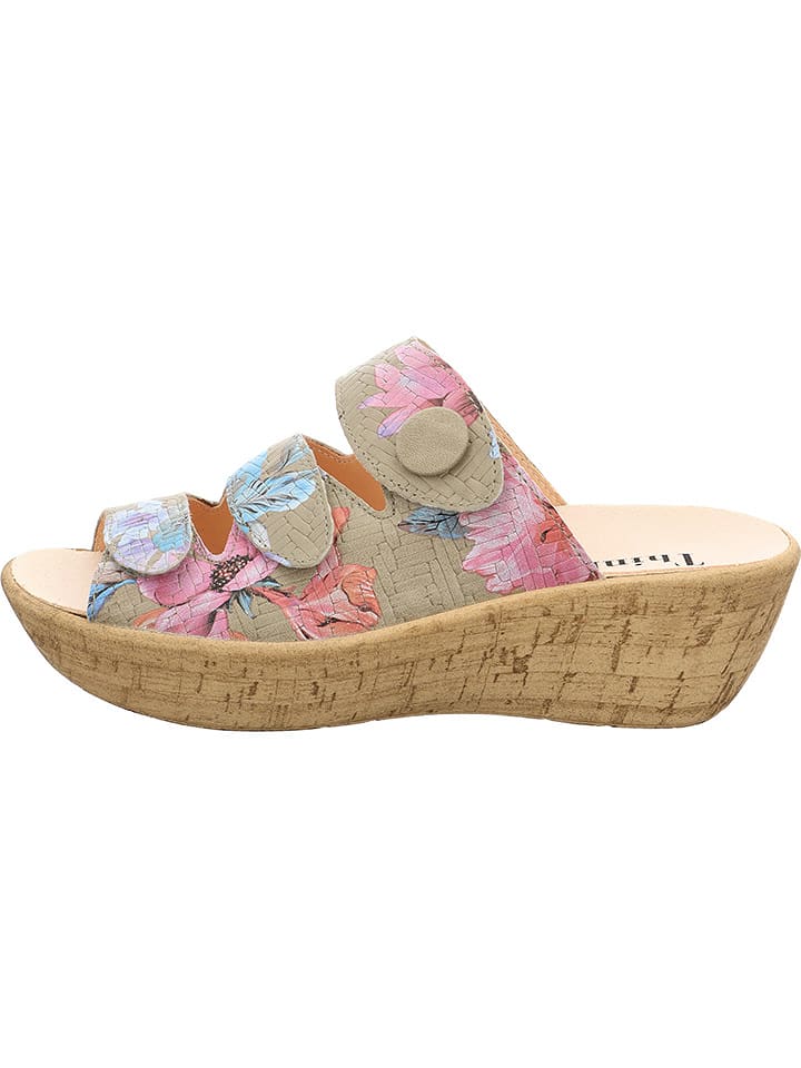 Think! Skórzane klapki w kolorze beżowym ze wzorem na koturnie rozmiar: 38