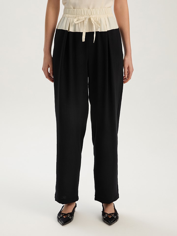 BGN Spodnie w kolorze czarnym rozmiar: 36