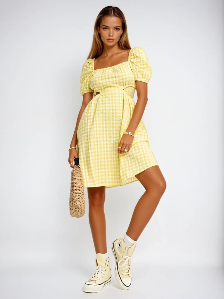 Monki Sukienka w kolorze żółto-białym rozmiar: 34