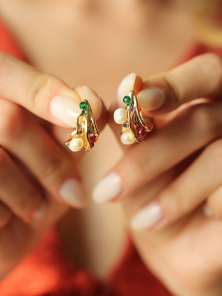 Pierres de Jade Pozłacane kolczyki-wkrętki z perłami i kryształami rozmiar: onesize