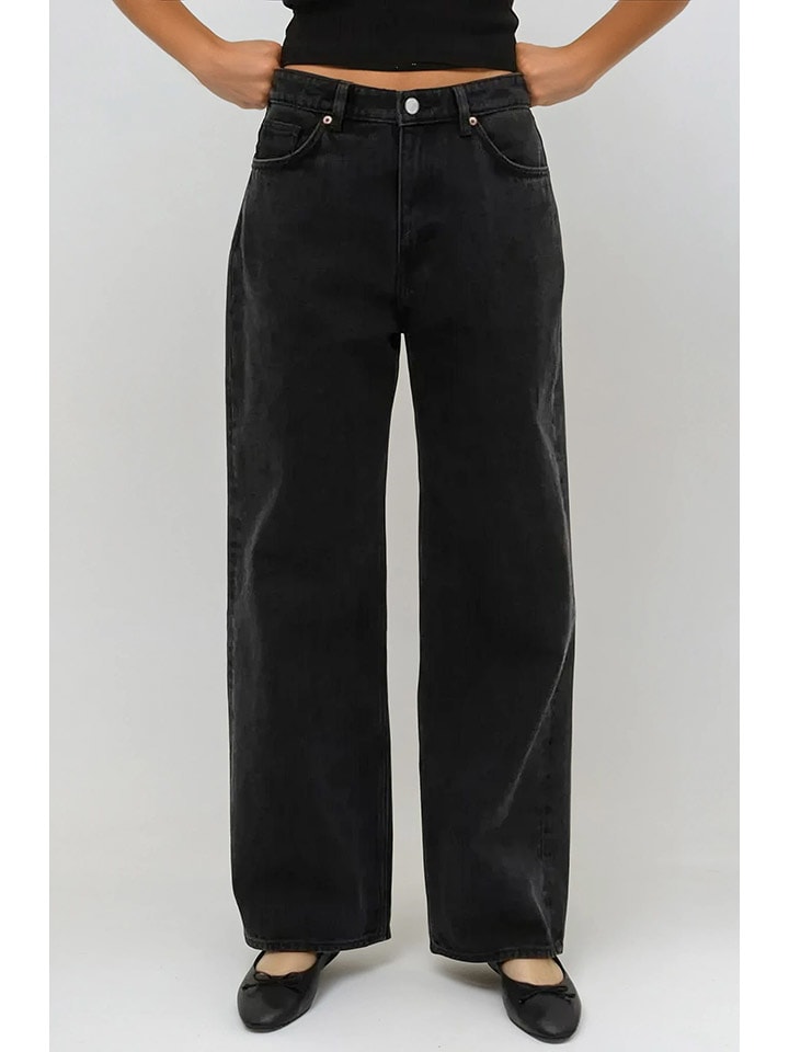 Monki Dżinsy - Comfort fit - w kolorze czarnym rozmiar: W27