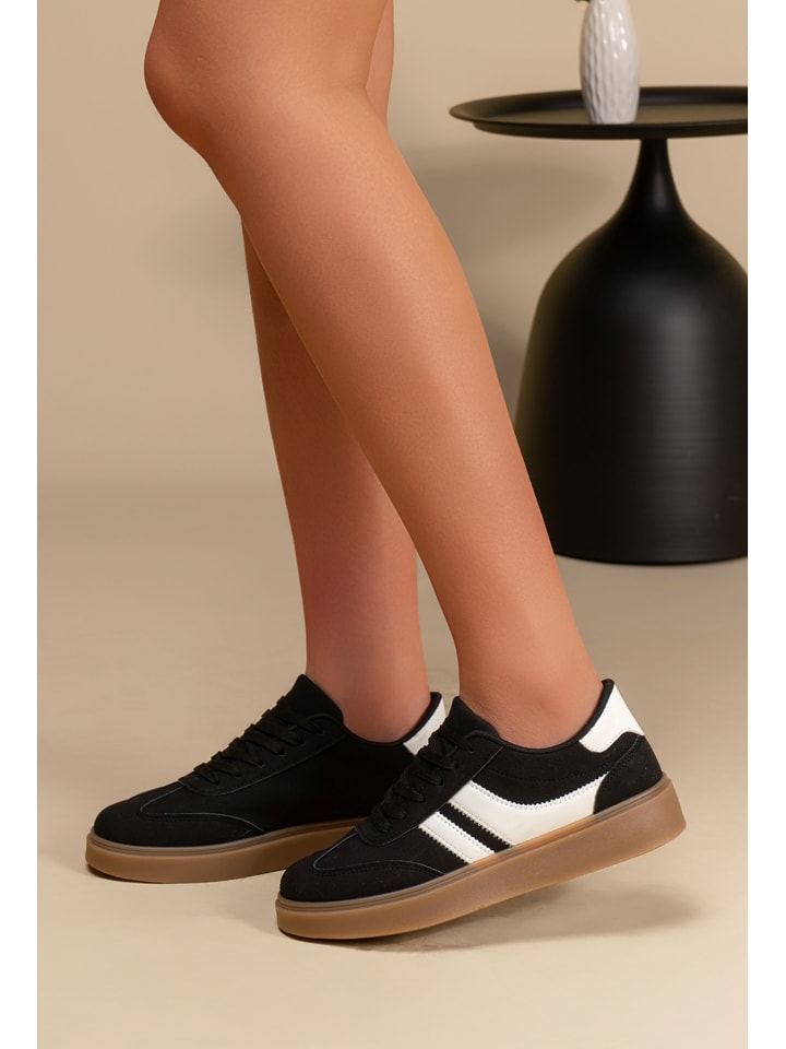 C'M Sneakersy w kolorze biało-czarnym rozmiar: 39