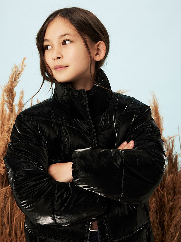 name it Kurtka pikowana w kolorze czarnym rozmiar: 152