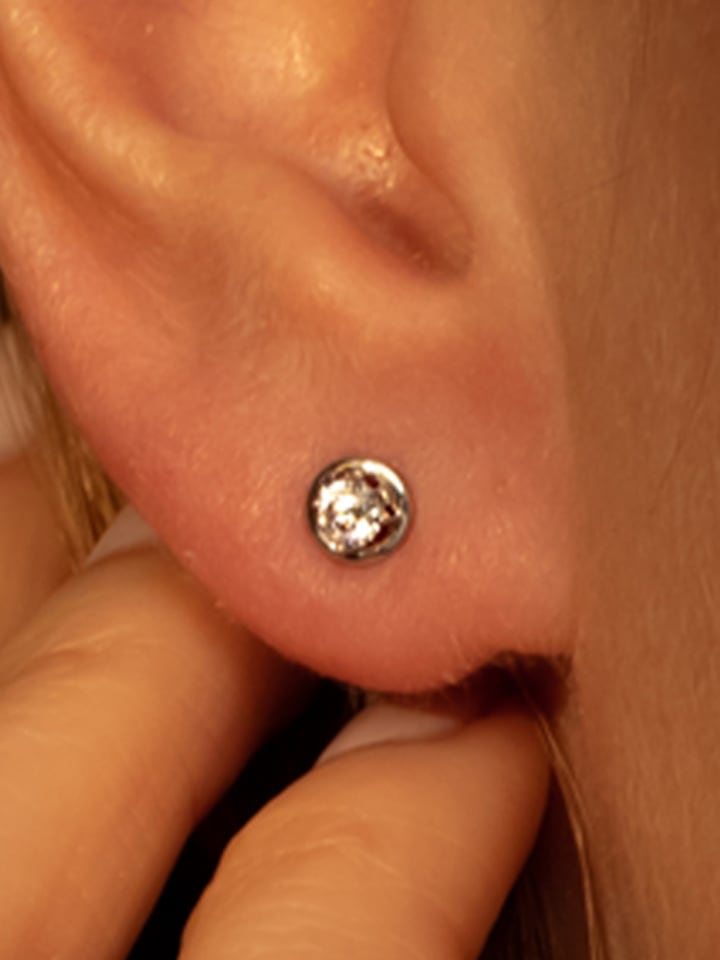 L instant d Or Złote kolczyki-wkrętki "Precious" z cyrkoniami rozmiar: onesize