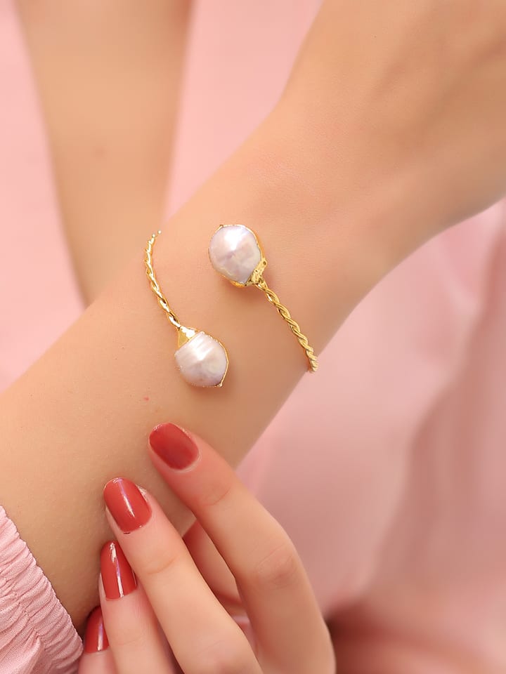 L'Atelier de Gaia Pozłacana bransoletka z perłami rozmiar: onesize