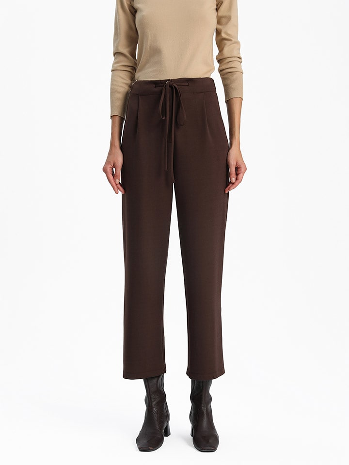 BGN Spodnie w kolorze brązowym rozmiar: 40