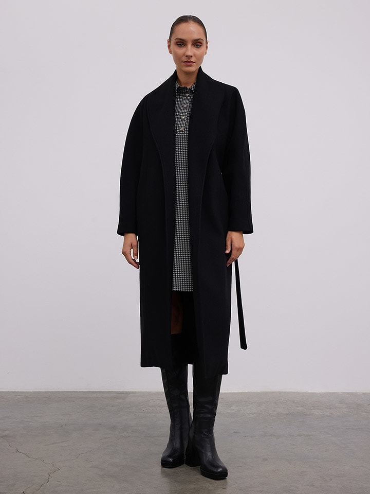 BGN Płaszcz przejściowy w kolorze czarnym rozmiar: 34