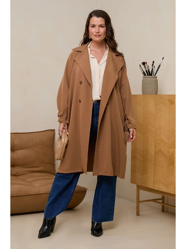 Curvy Lady Trencz w kolorze jasnobrązowym rozmiar: 40/42